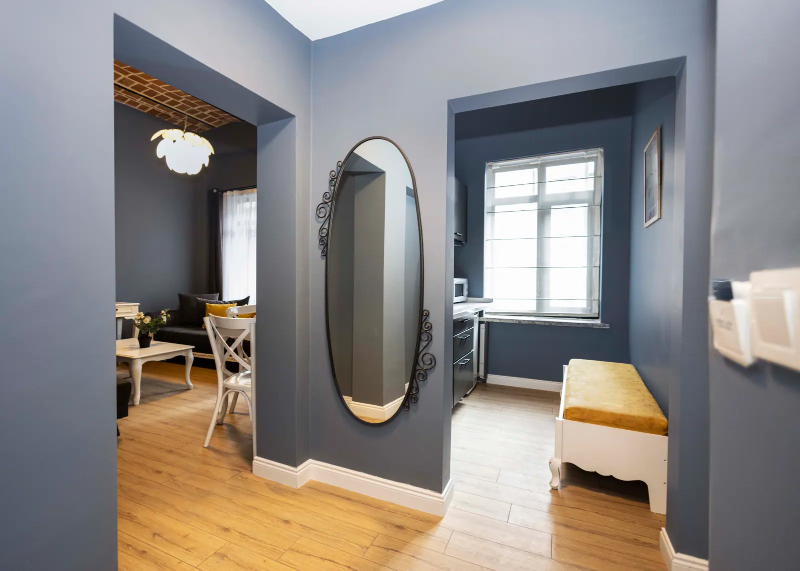 Executive Suite with Balcony — wide view of the suite