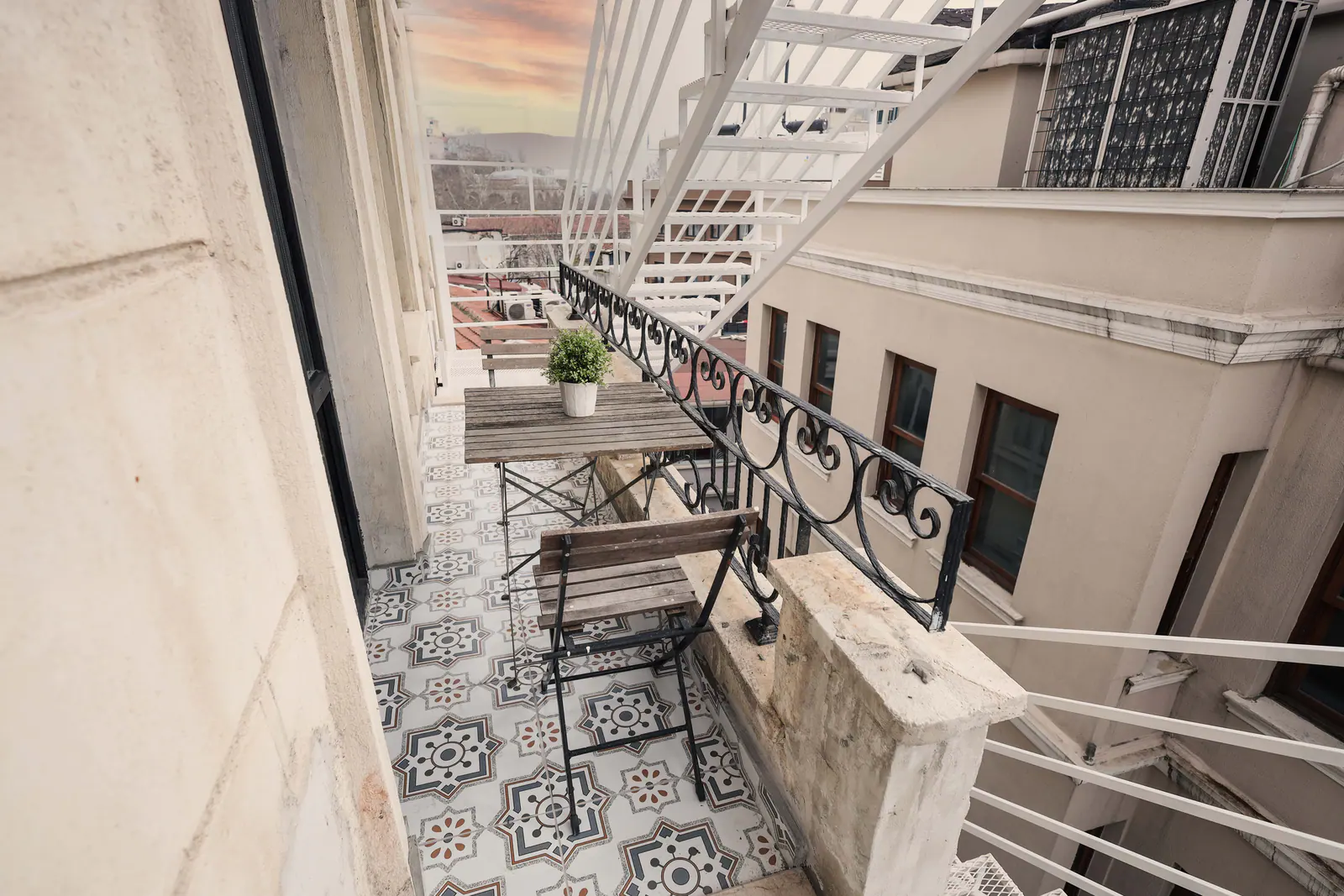 Executive Suite with Balcony — balcony